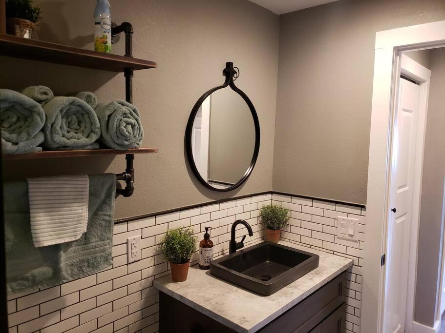 Lake Front Condo 1Bd - Fully Remodeled! Dillon Extérieur photo